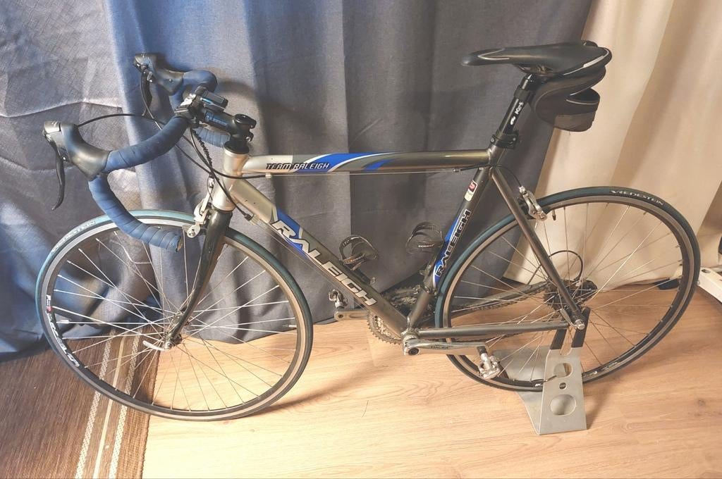 Wielrenfiets, Gebruikt, Aluminium, Meer dan 20 versnellingen, 53 tot 57 cm