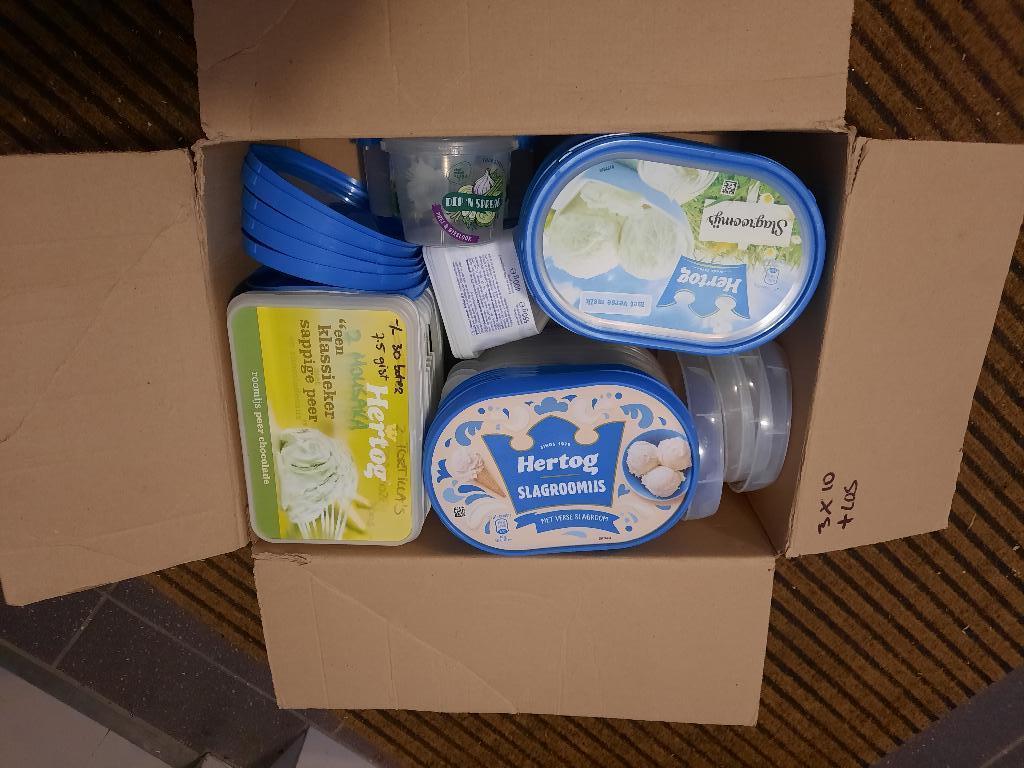 dozen voorraad diepvries diverse maten compleet met deksels, Huis en Inrichting, Keuken | Keukenbenodigdheden, Zo goed als nieuw