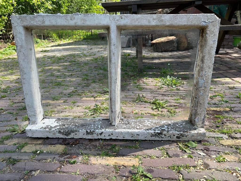 Ouderwets betonnen stalraam met enkel glas, Doe-het-zelf en Verbouw, Glas en Ramen, Ophalen, Gevelraam of Ruit, Gebruikt, Minder dan 80 cm