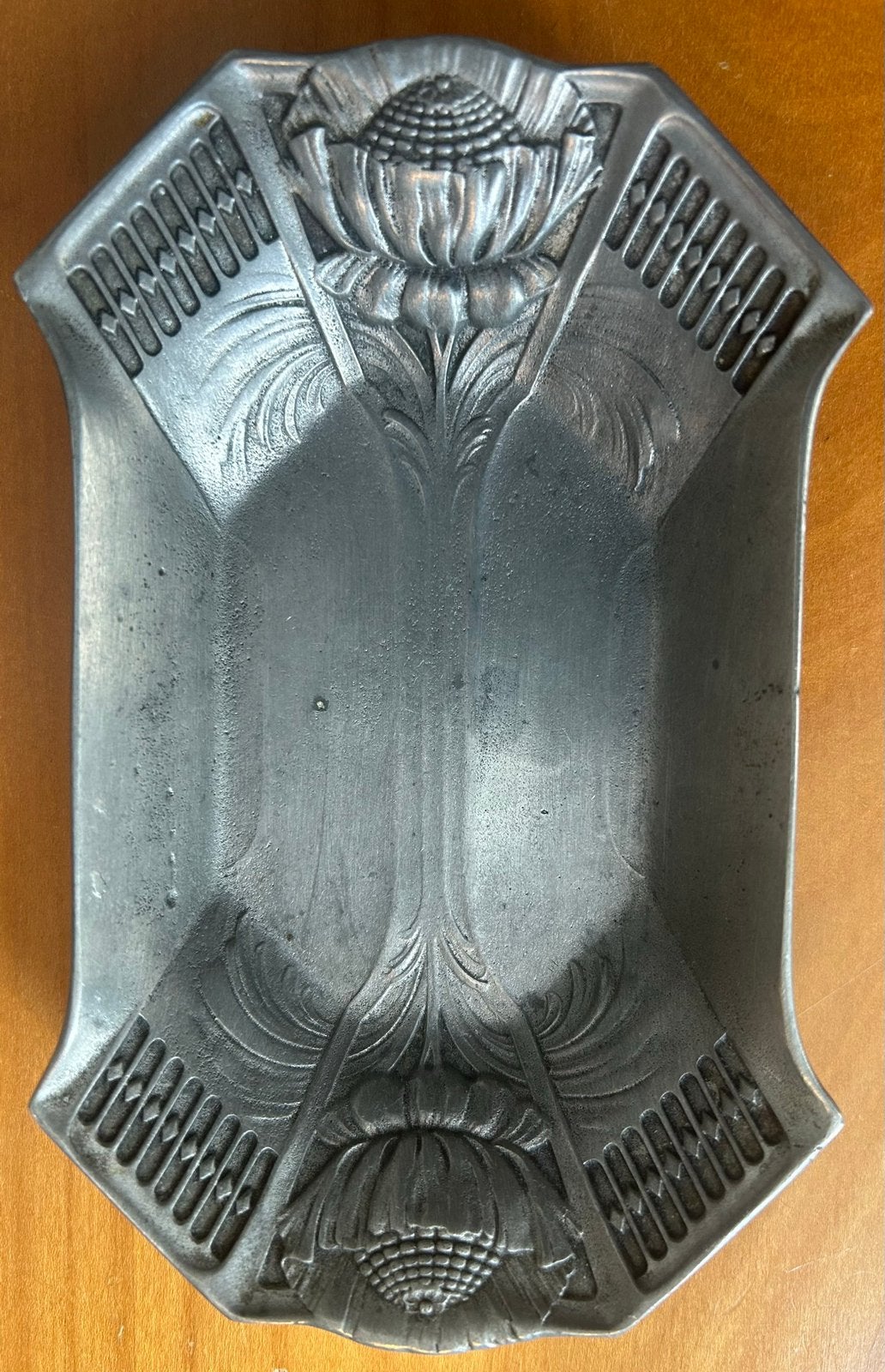Jugendstil art nouveau stijl tin schaaltje distels, Ophalen of Verzenden