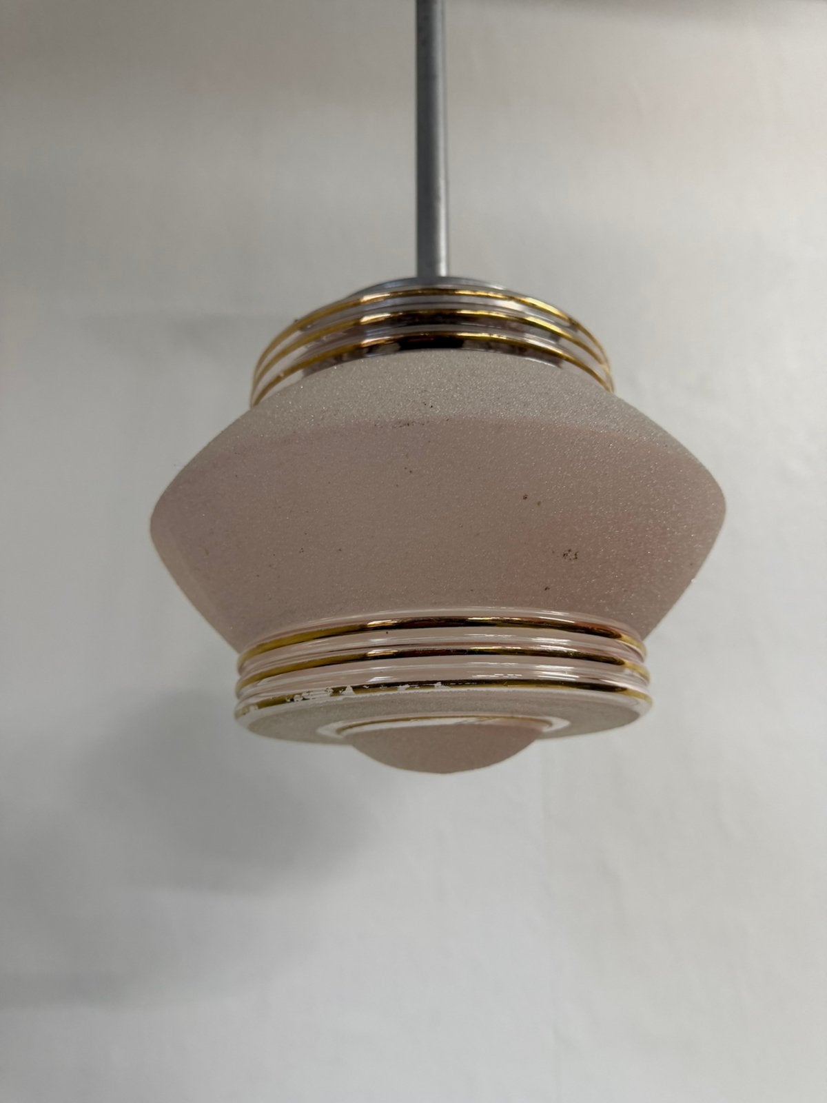 Mid century hanglamp gesuikerd zacht roze glas cirkels goud, Huis en Inrichting, Lampen | Hanglampen, Ophalen of Verzenden, Zo goed als nieuw