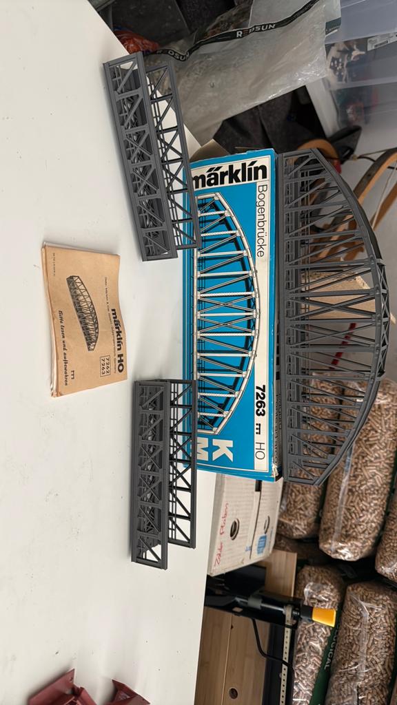 Märklin HO Boogbrug 7263 met 2 startstukken en doos, Hobby en Vrije tijd, Modeltreinen | H0, Gelijkstroom of Wisselstroom, Brug, Tunnel of Gebouw
