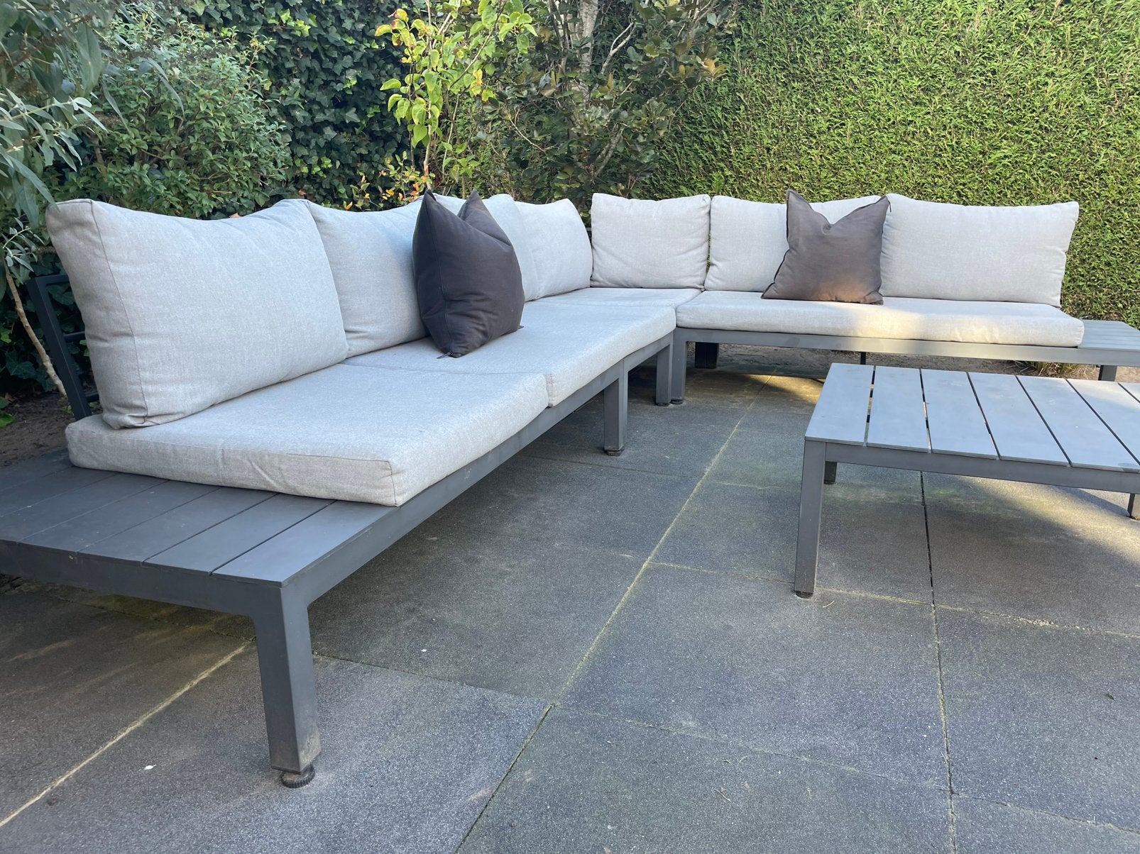 Foto 6 van Aluminium L-vormige loungeset Vinci (Exterioo) – Lichtgrijs