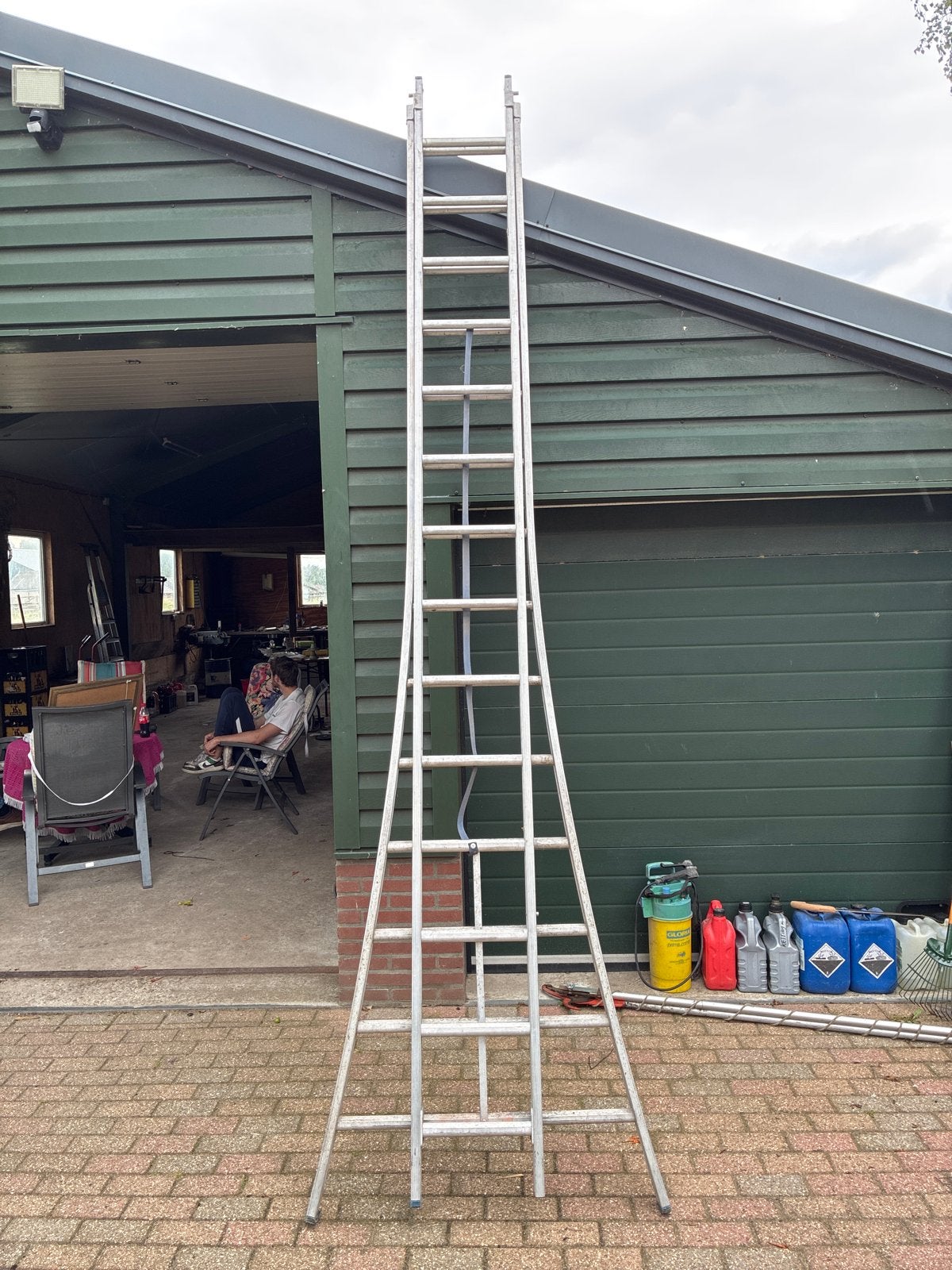 Aluminium ladder met VGS keurmerk, 14 sporten, Ophalen of Verzenden, Gebruikt, Ladder, 4 meter of meer