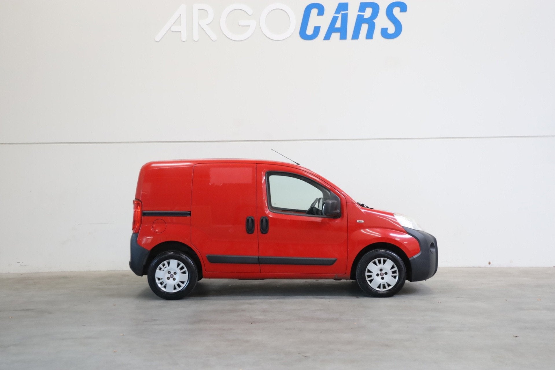 Fiat Fiorino 1.3 MJ SX AIRCO NAP PDC 75PK TOPSTAAT RADIO CD, Voorwielaandrijving, Stof, Gebruikt, Zwart