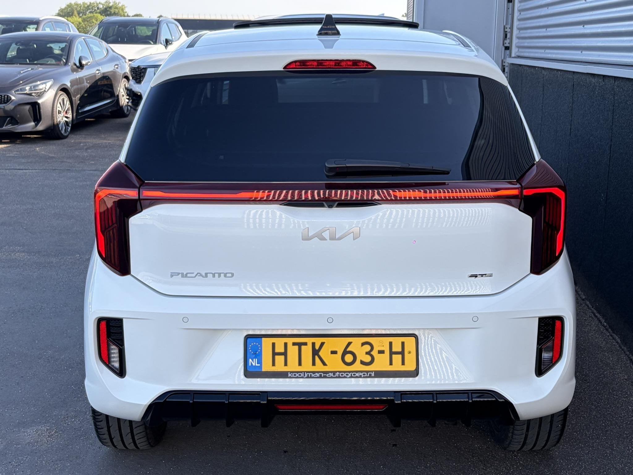Kia Picanto 1.0 DPI GT-Line Schuif/kanteldak, Stoel- & Stuur, Voorwielaandrijving, Euro 6, 4 stoelen, Wit