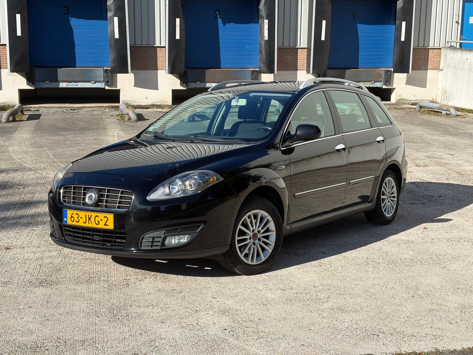 Fiat Croma 1.8 16V 2009 Zwart NAP Zomer+Winterbanden, Auto's, Voorwielaandrijving, Dealer onderhouden, Stof, Zwart
