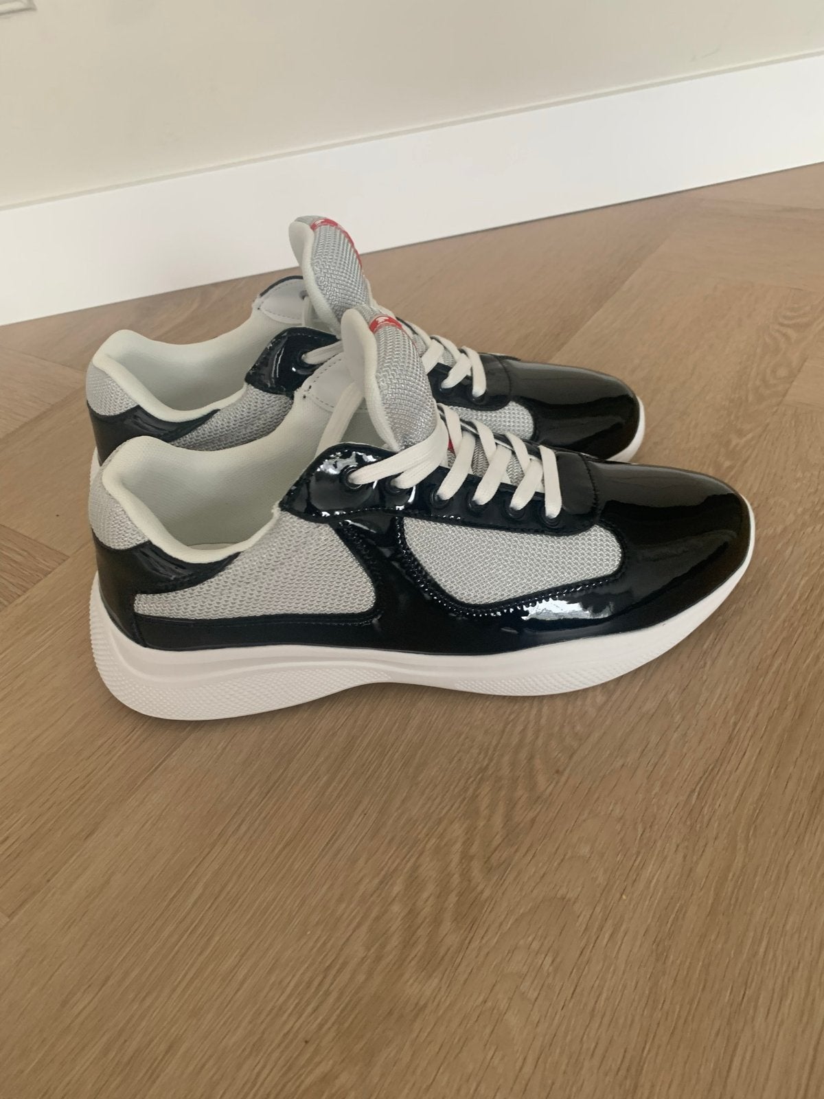 Prada Sneakers Zwart/Wit Maat 43 en 44, Zwart, Nieuw, Ophalen of Verzenden, Sneakers of Gympen