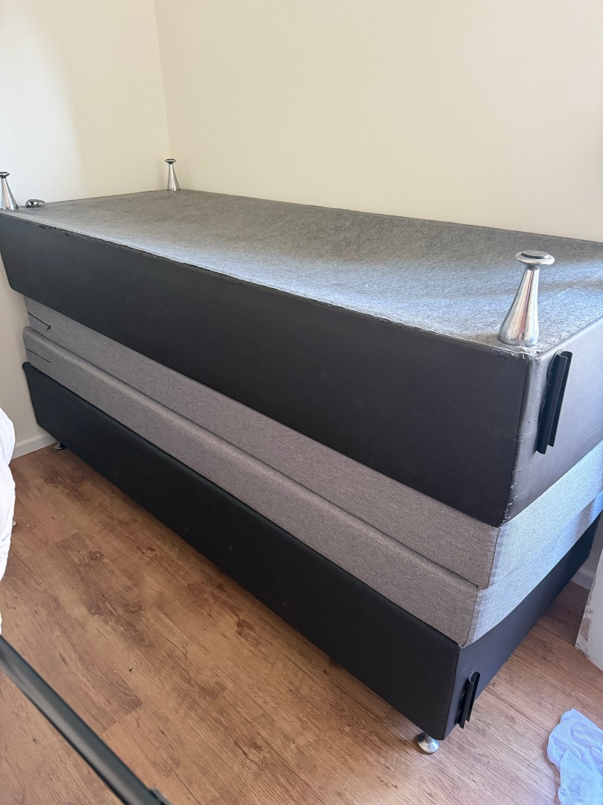 Boxspring bed zonder hoofdeinde - gratis af te halen, Ophalen, Gebruikt, Zwart