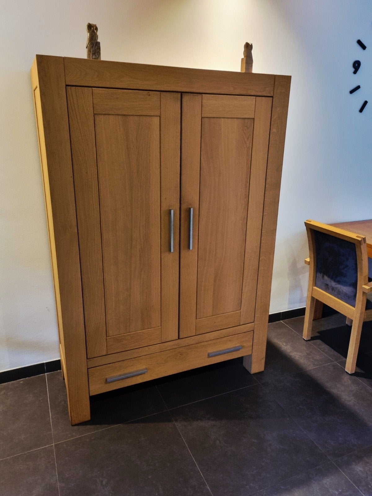 Massief eikenhouten kast, Ophalen