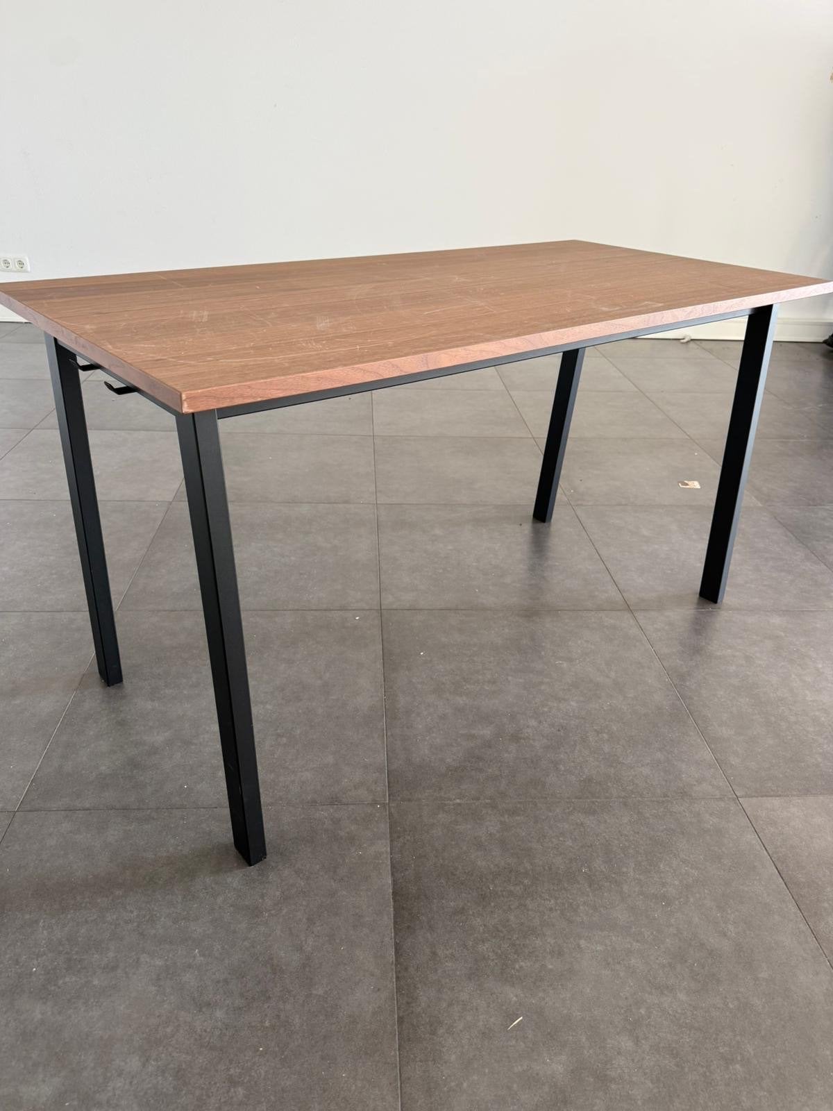 IKEA MITTZON bureau - vergaderTafel - Modern en Veelzijdig, Ophalen, Zo goed als nieuw
