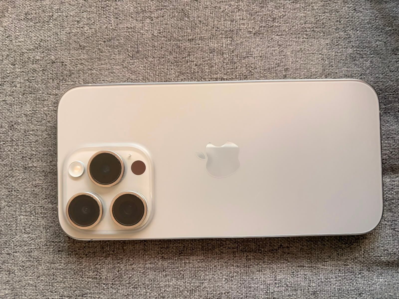 iPhone 15 | 128GB | Natural Titanium | Scherm Defect, Gebruikt, 86 %, Zonder simlock, Zonder abonnement