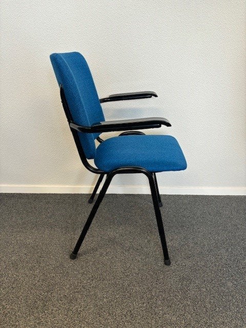 Stoelen model 3313 met armleggers, blauw, zwart onderstel, Niet ingevuld, Gebruikt, Blauw, Kunststof