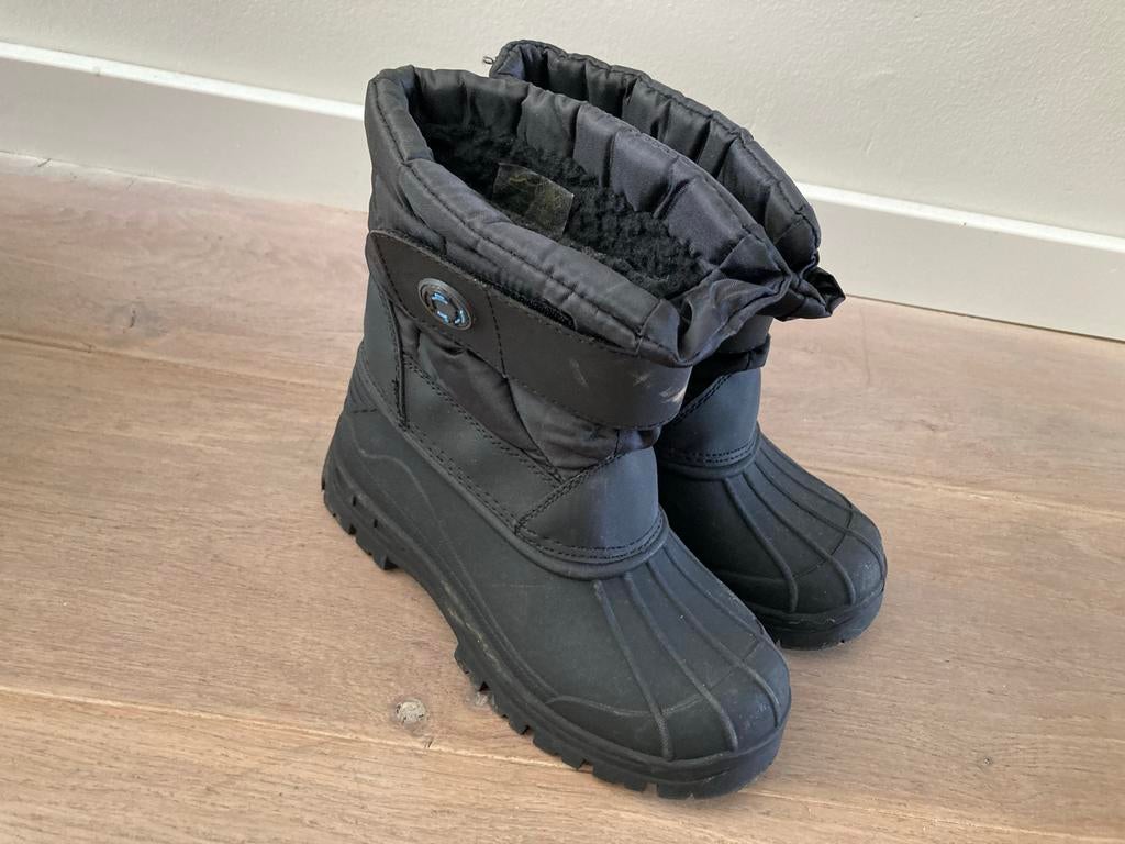 Zwarte snowboots, Kinderen en Baby's, Kinderkleding | Schoenen en Sokken, Ophalen, Jongen of Meisje, Laarzen, Zo goed als nieuw
