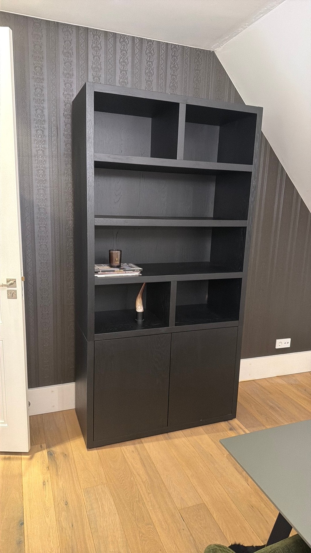 Zwarte Goossens kast (Barcelona), Ophalen, Overige materialen, 100 tot 150 cm, 200 cm of meer