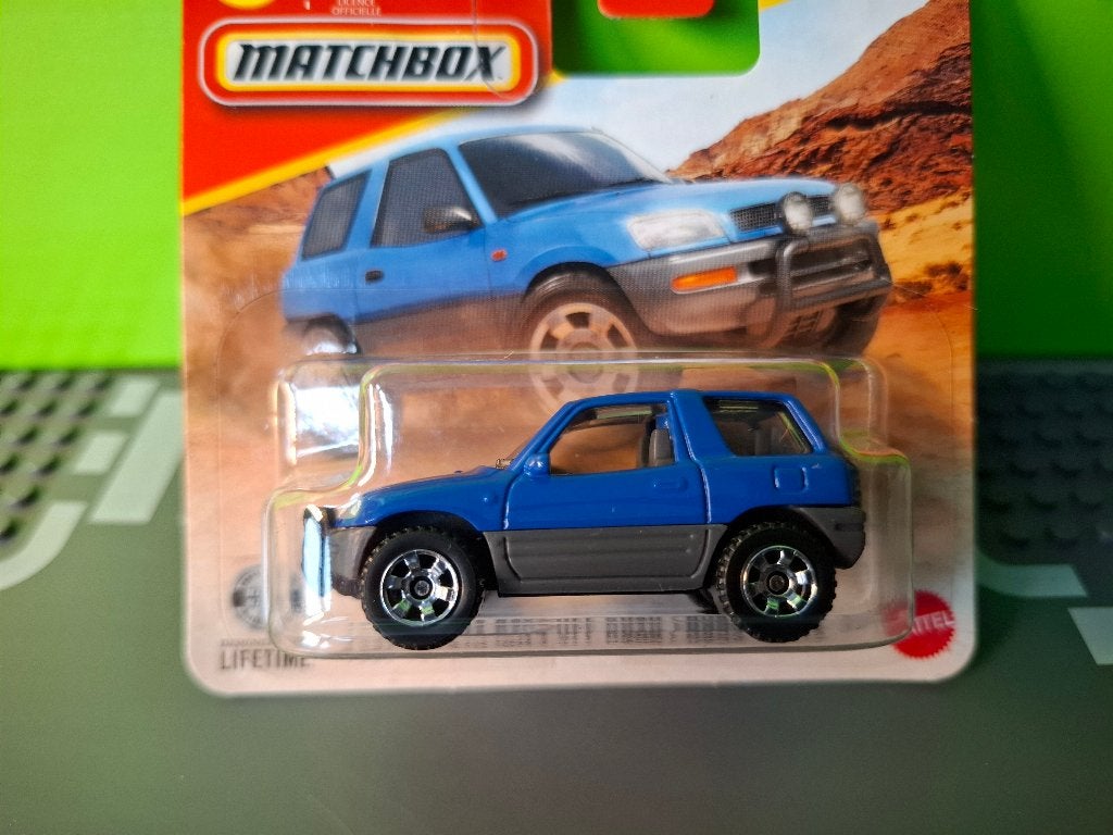 Matchbox 33 - 1997 Toyota RAV4 Off-Road [blauw] 1/60 MIB, Ophalen of Verzenden, Nieuw, Auto