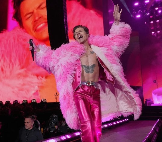 Harry Styles 5 juni, 5 of 4  tickets gezocht, Drie personen of meer, Juni