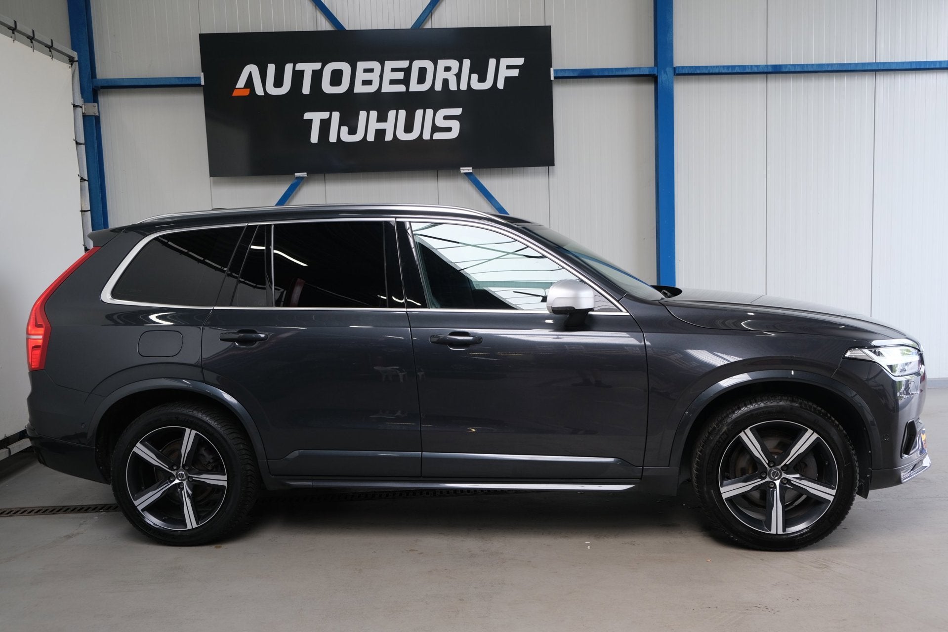 Volvo XC90 2.0 D5 AWD R-Design > Grijs kenteken <, Gebruikt, Euro 6, 4 cilinders, Alcantara