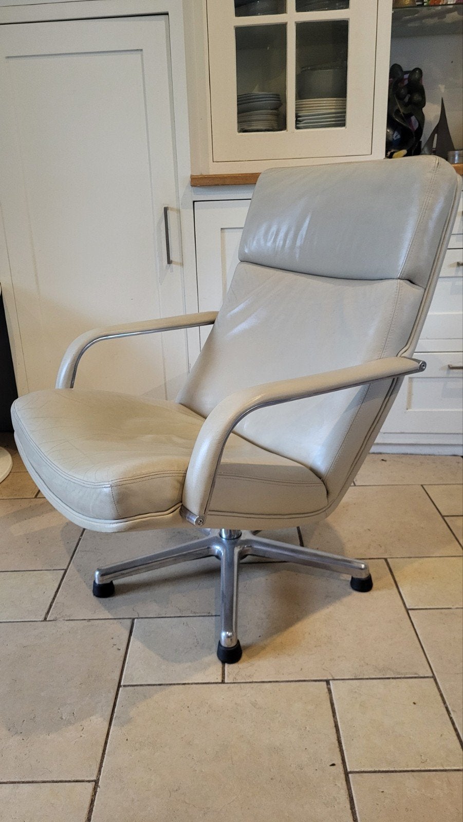 Vintage Artifort Geoffrey Harcourt draai fauteuil leer f141, Huis en Inrichting, Fauteuils, Ophalen, Gebruikt, Leer, 75 tot 100 cm