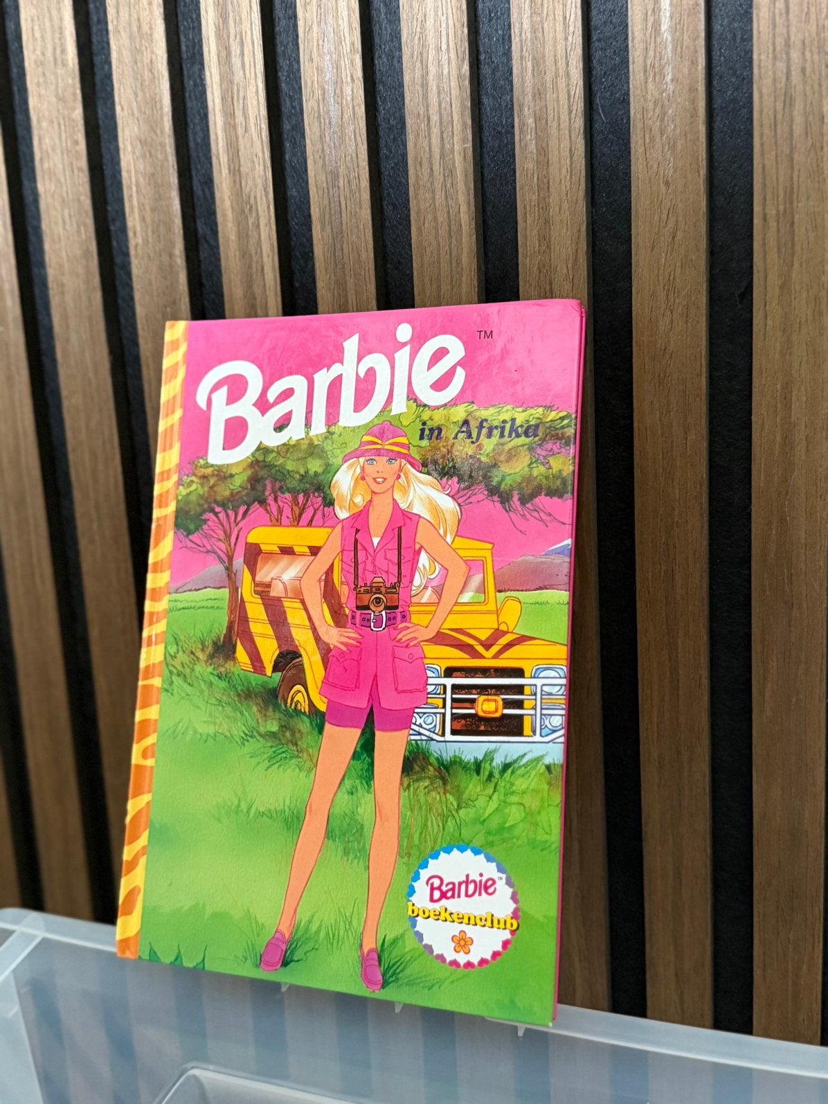 Barbie in Afrika, Ophalen of Verzenden, Gelezen