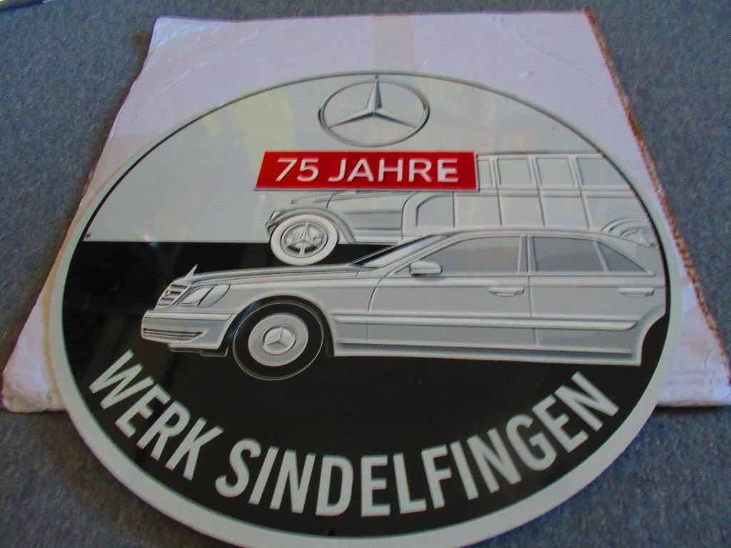 Mercedes-Benz;Sindelfingen 75 Jahre : metalen bord, Auto diversen, Overige Auto diversen, Ophalen of Verzenden
