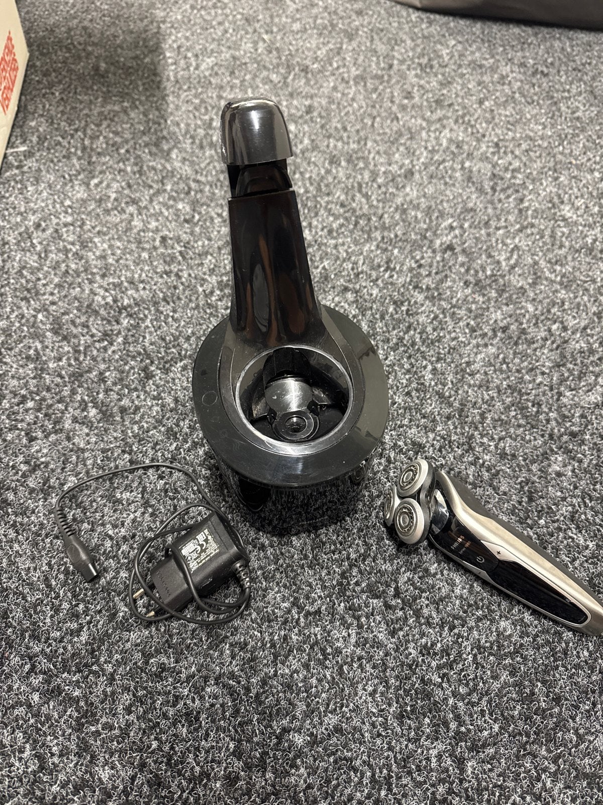 Philips Series 9000 Scheerapparaat met Reinigingsstation, Ophalen of Verzenden, Zo goed als nieuw, Scheren en Epileren