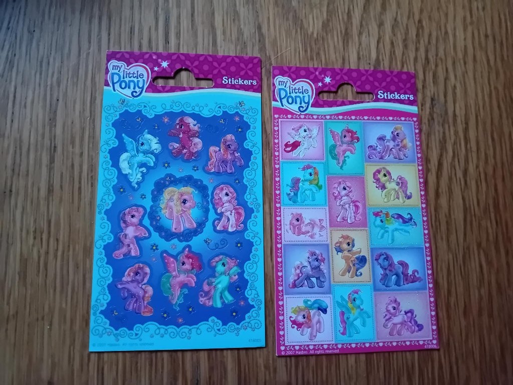 My Little Pony 2 stickervelletjes Hasbro 2007   14x7,5cm, Ophalen of Verzenden, Nieuw, Bedrijf of Vereniging