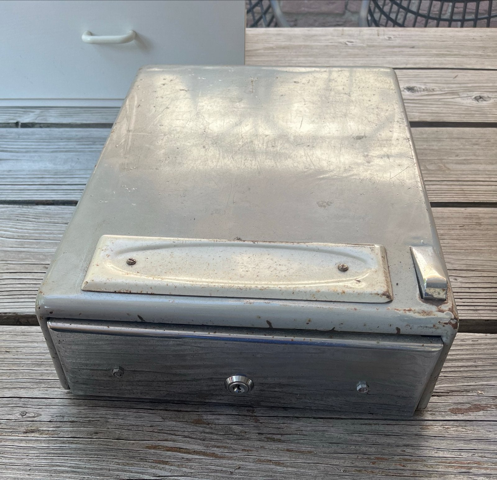 Vintage metalen geldkistje met houten interieur, Ophalen of Verzenden
