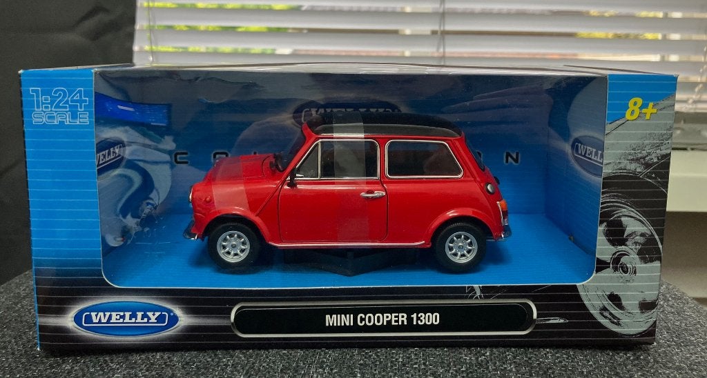 Welly Mini Cooper 1300 1:24 schaalmodel – in originele doos, Hobby en Vrije tijd, Modelauto's | 1:24, Ophalen of Verzenden, Gebruikt