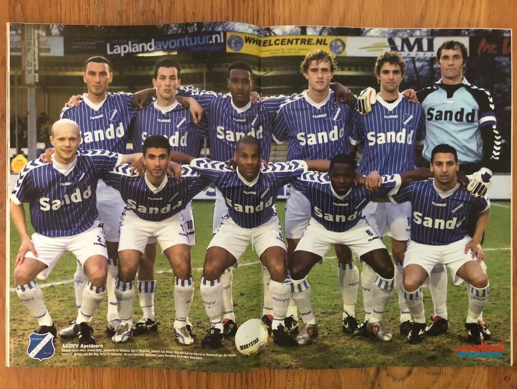 Mooie poster AGOVV Apeldoorn seizoen 2005/2006 - VI, Ophalen of Verzenden, Zo goed als nieuw, Overige binnenlandse clubs, Poster, Plaatje of Sticker
