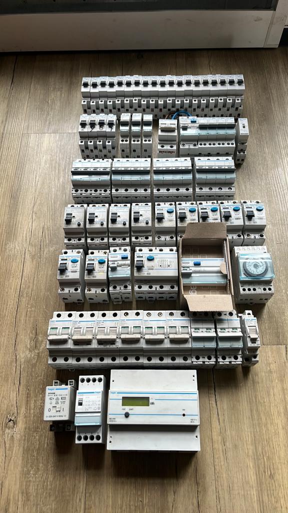 Diverse Hager automaten aardlekschakelaars, Doe-het-zelf en Verbouw, Elektra en Kabels, Ophalen of Verzenden, Gebruikt, Schakelaar