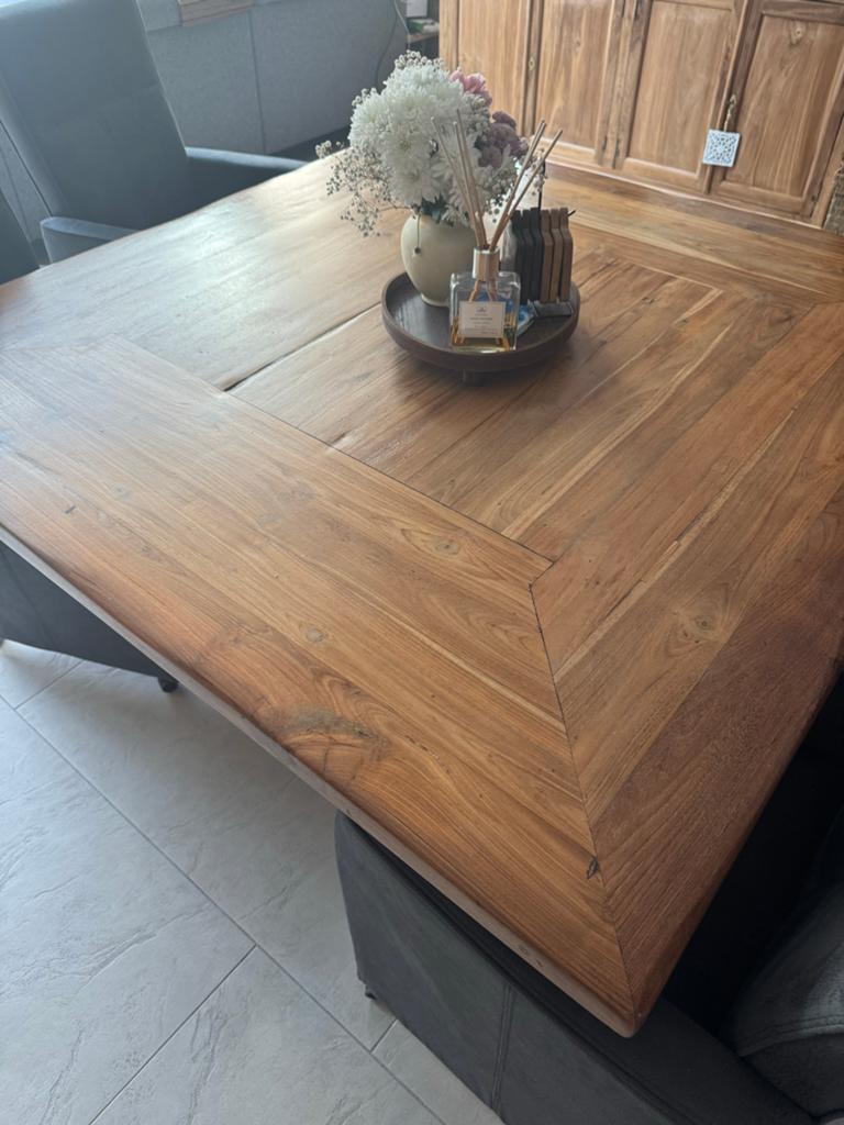 Teakhouten eettafel 150x150 cm met 4 verstelbare stoelen, Ophalen, Gebruikt, 150 tot 200 cm, Vier personen