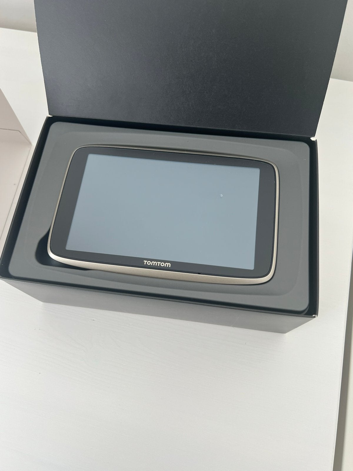 TomTom GO Premium X Navigatiesysteem met hoes, Ophalen of Verzenden, Zo goed als nieuw
