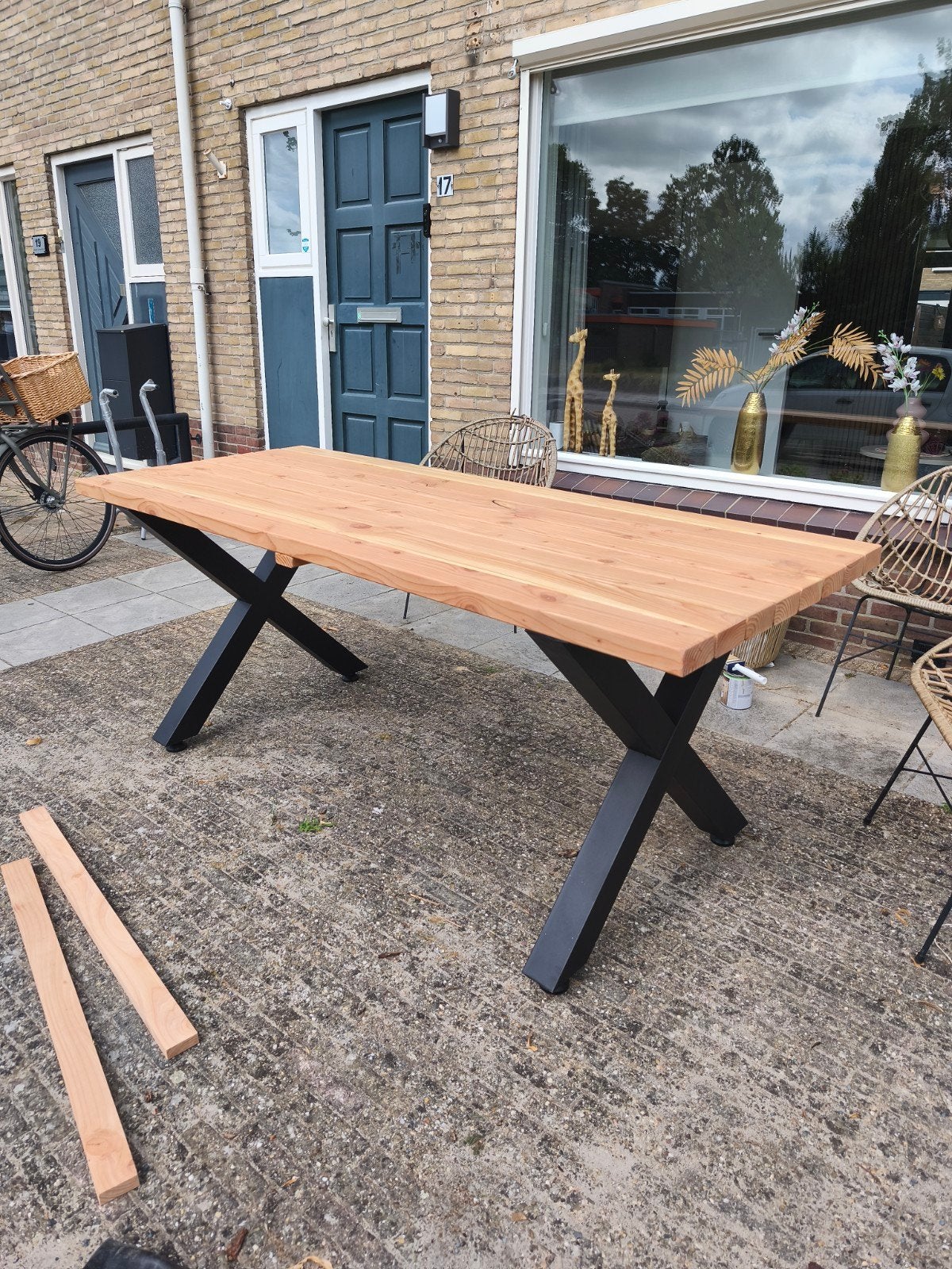 Robuuste houten tuintafel met X-poten, Ophalen, Nieuw, Rechthoekig, Hout