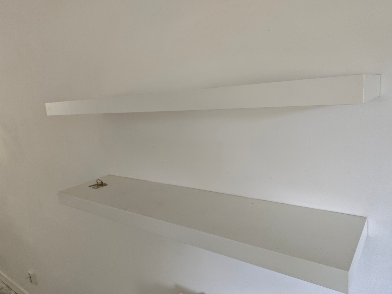 2 witte planken. 110 cm bij 26 cm., Ophalen