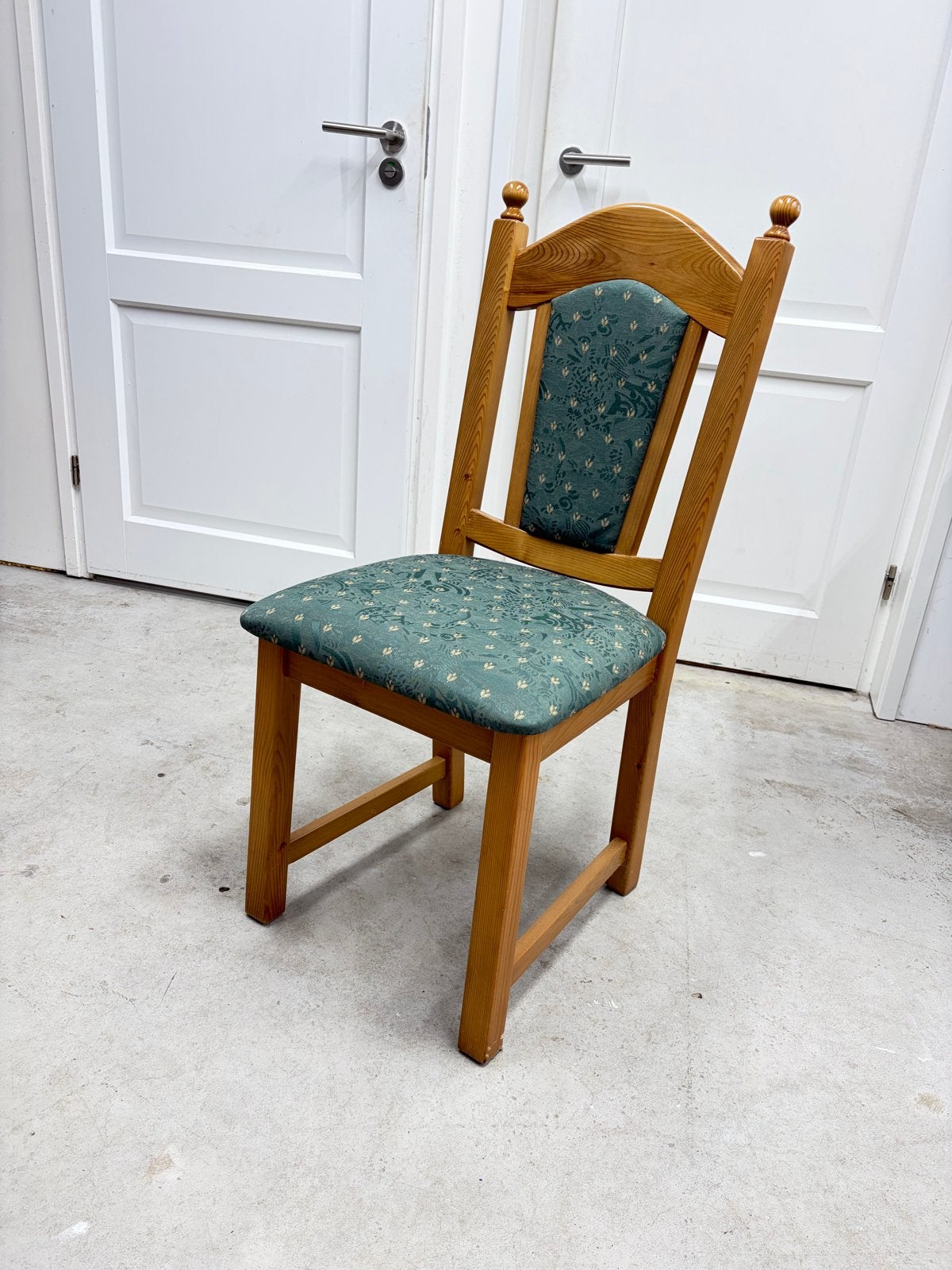 Houten stoel met gestoffeerde zitting en rugleuning, Huis en Inrichting, Ophalen, Overige kleuren, Zo goed als nieuw, Eén