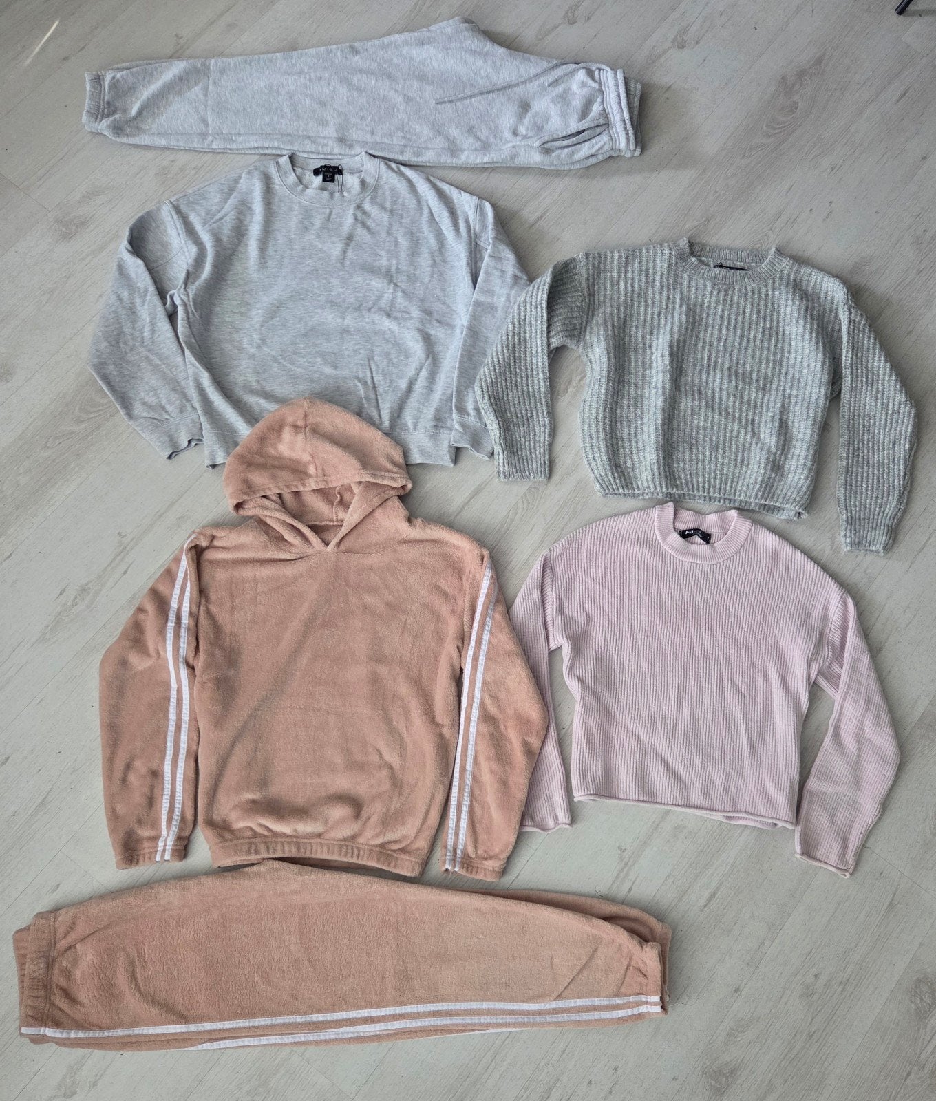 Diverse dameskleding: truien, hoodies en joggingbroeken S/XS, Kleding | Dames, Diverse merken, Ophalen of Verzenden, Zo goed als nieuw