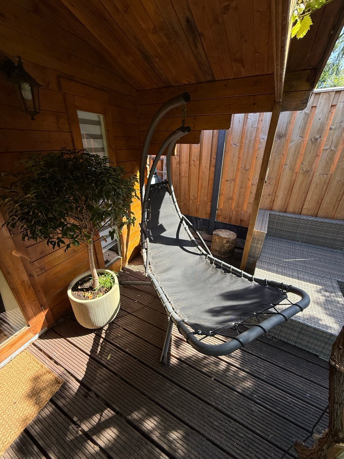 Comfortabele hangstoel voor buiten, Tuin en Terras, Ligbedden, Ophalen, Gebruikt, Metaal