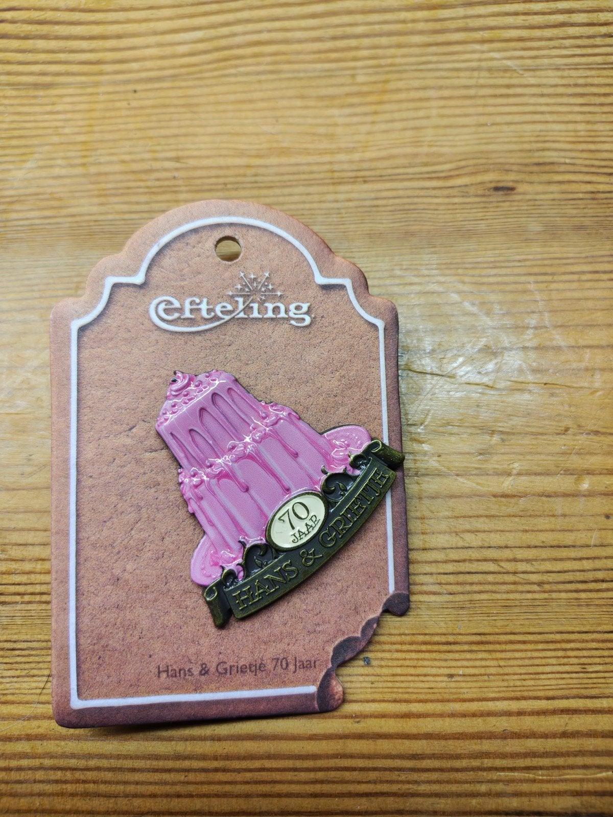 Efteling Hans & Grietje 70 jaar pin, Verzamelen, Ophalen of Verzenden, Nieuw, Button of Speldje