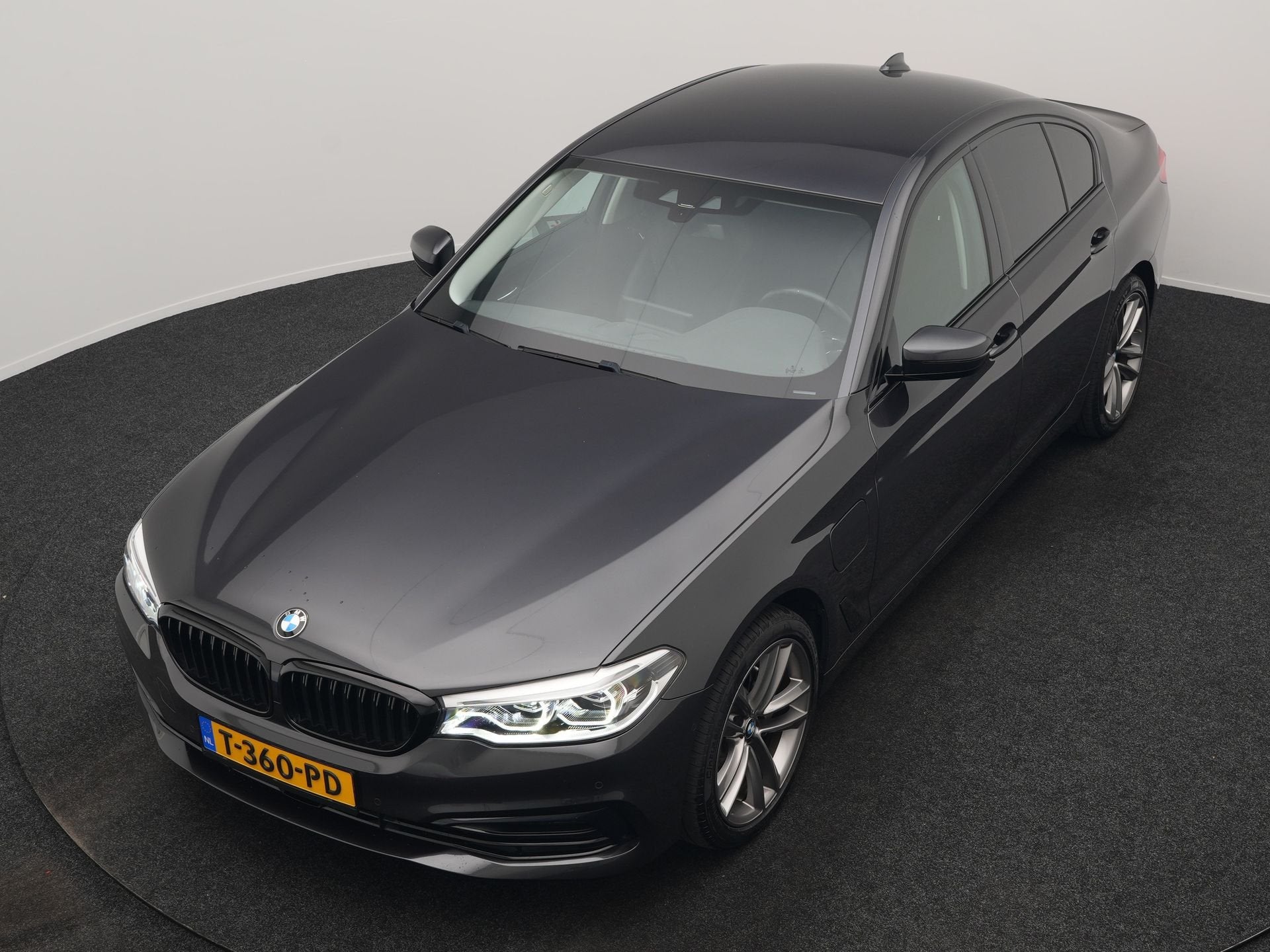 Foto 15 van BMW 5 Serie 530e iPerformance Sportline PHEV 252pk | Adaptiv