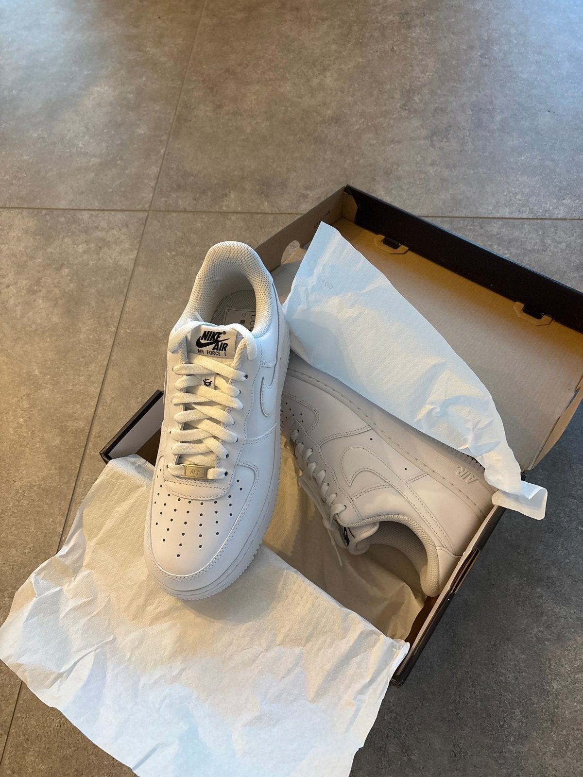 Nike Air Force 1 '07 Witte Sneakers - Maat EUR 42, Kleding | Dames, Ophalen of Verzenden, Nieuw, Wit, Sneakers of Gympen