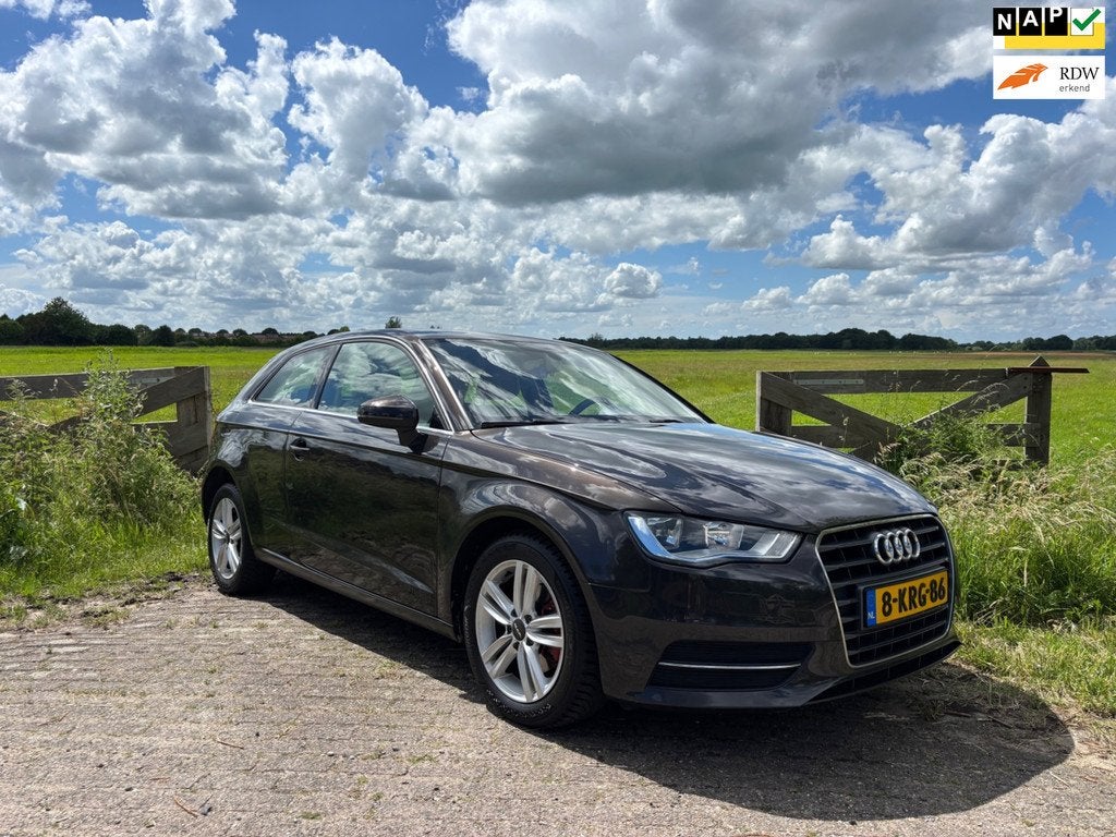 Audi A3 1.4 TFSI Ambiente Pro Line AUTOMAAT, Auto's, Euro 5, Gebruikt, 4 cilinders, Bruin