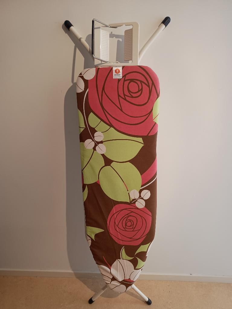 Te koop: Brabantia strijkplank & Tefal stoomstrijkijzer, Ophalen, Zo goed als nieuw, Strijkijzer met snoer