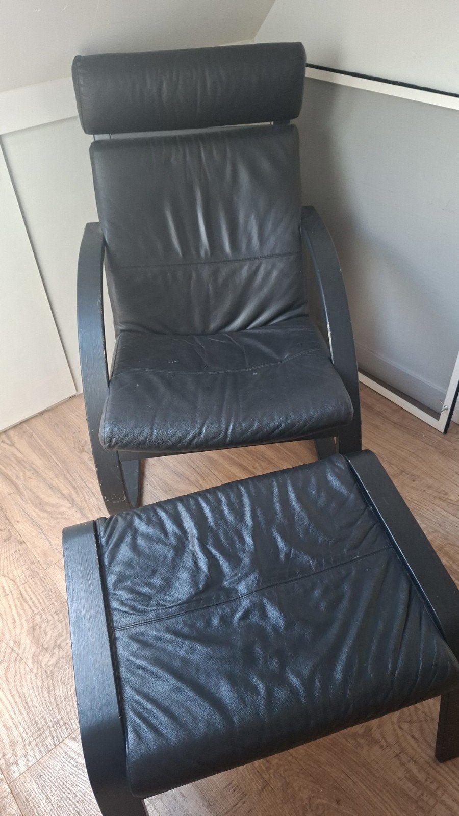 gratis: Zwarte leren relaxfauteuil met voetenbank, Ophalen, Gebruikt, Modern, Comfort, 75 tot 100 cm