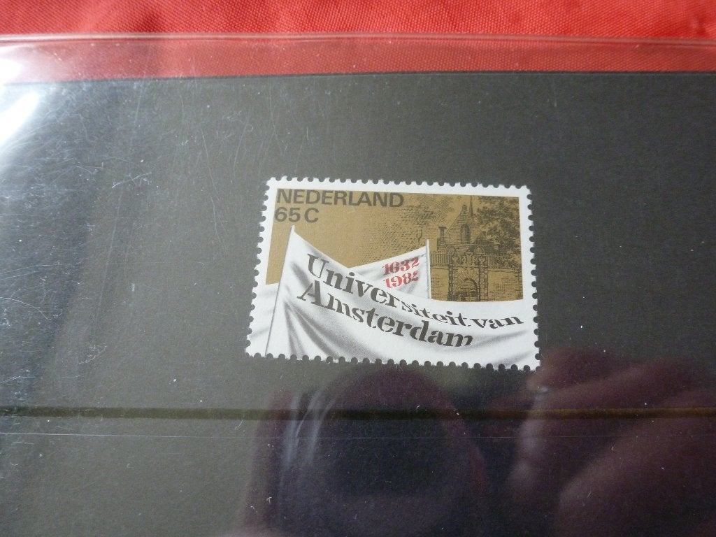 Postzegel  Universiteit A'dam postfris in mapje (525, Postzegels en Munten, Postzegels | Nederland, Ophalen of Verzenden, Na 1940