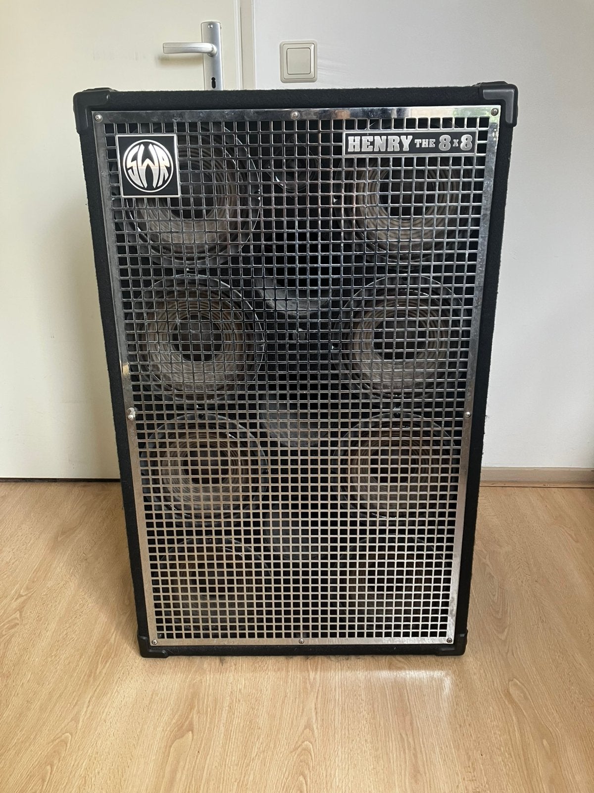 SWR ‘Henry the 8x8’ speakerkabinet voor basgitaar, Ophalen, Zo goed als nieuw, 100 watt of meer