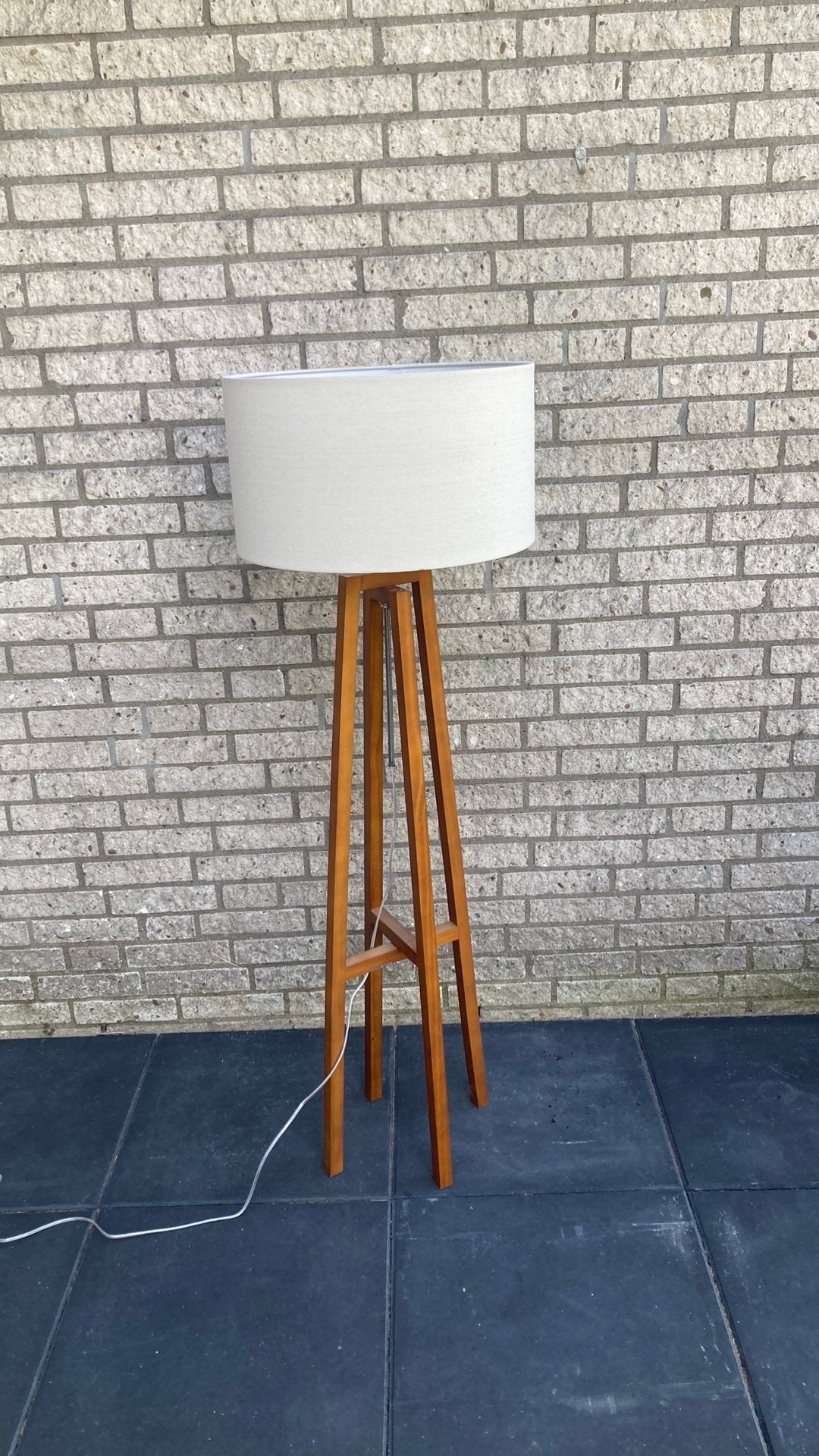 Staande lamp, houten frame met stoffen kap, Ophalen, Gebruikt, 100 tot 150 cm, E27 (groot)