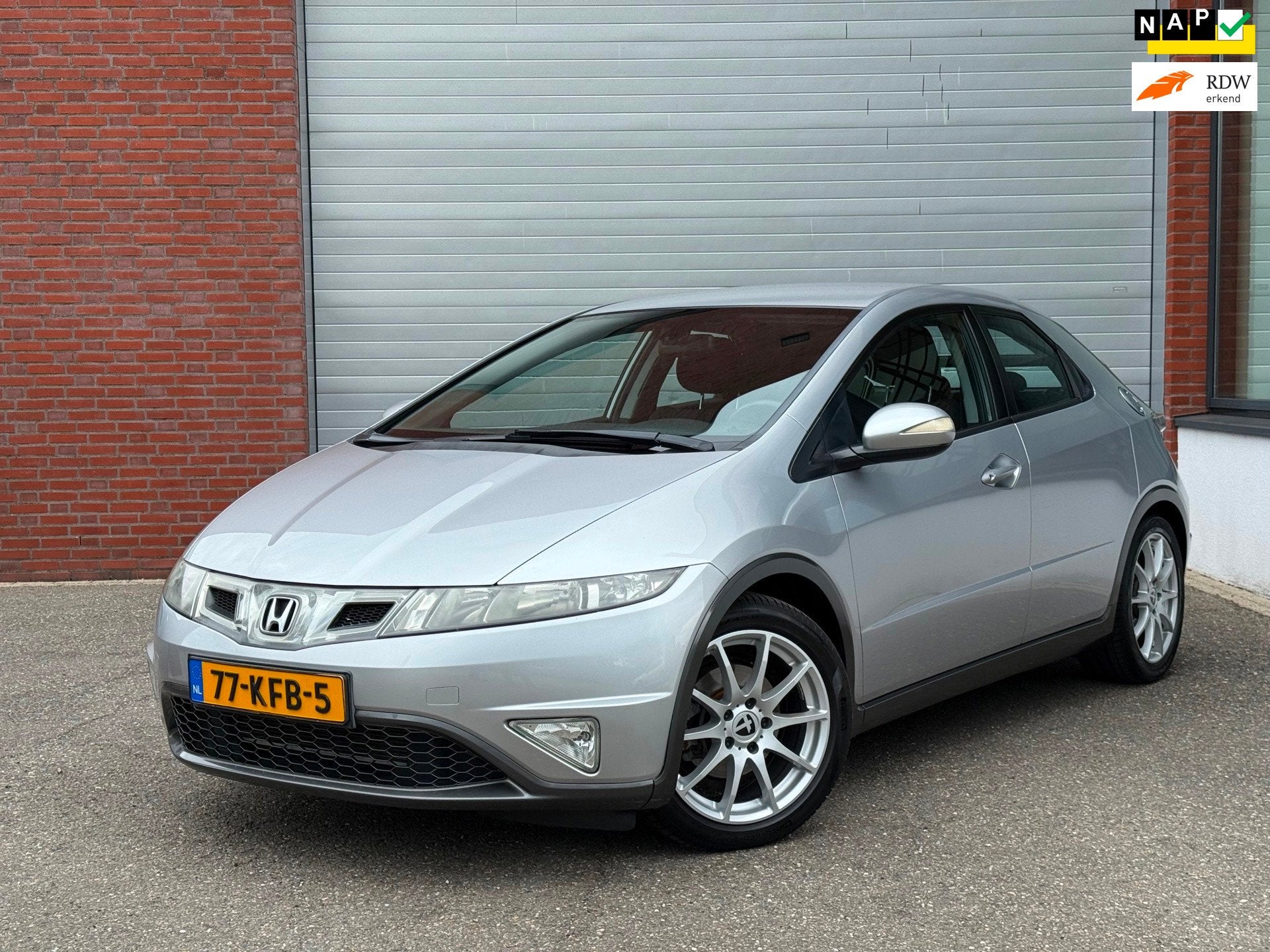 Honda Civic 1.8 Silverstone| NAP| NEW APK| AIRCO| 6 BAK, Auto's, Voorwielaandrijving, Zwart, 4 cilinders, Parkeersensor