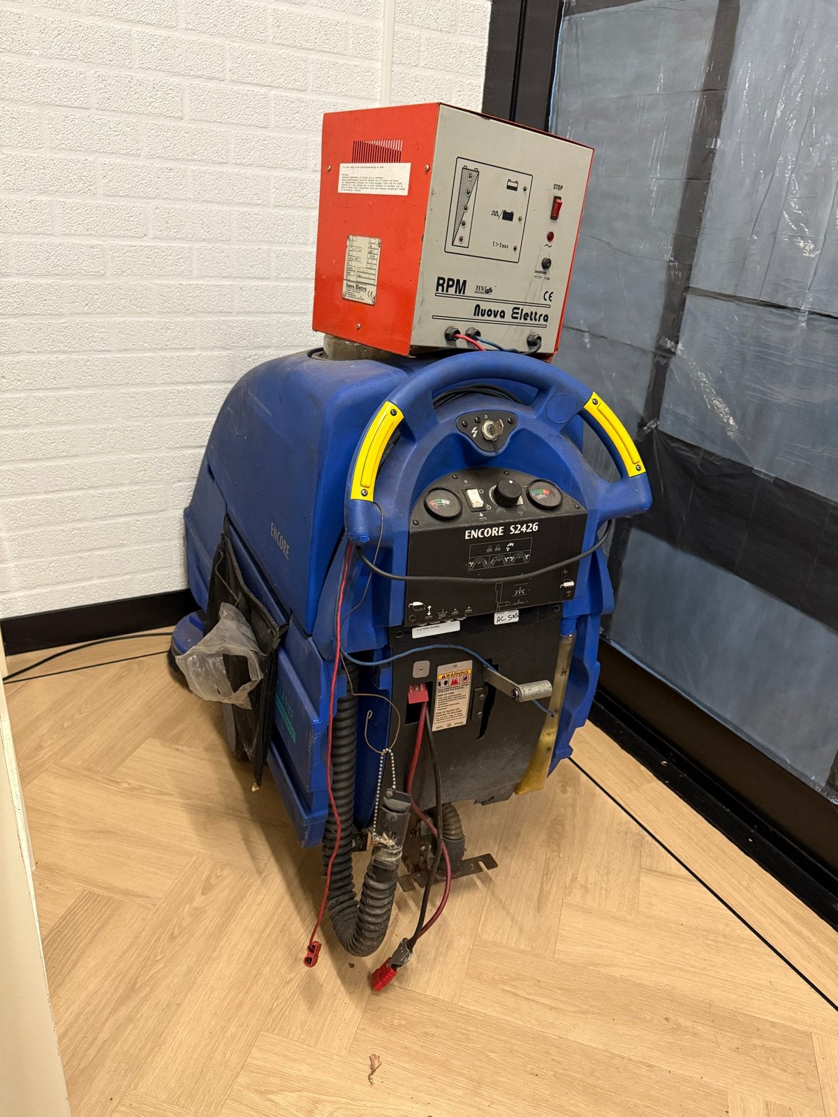 Encore S2426 Schrob- en Zuigmachine (teab), Ophalen, Gebruikt, Schrobmachine