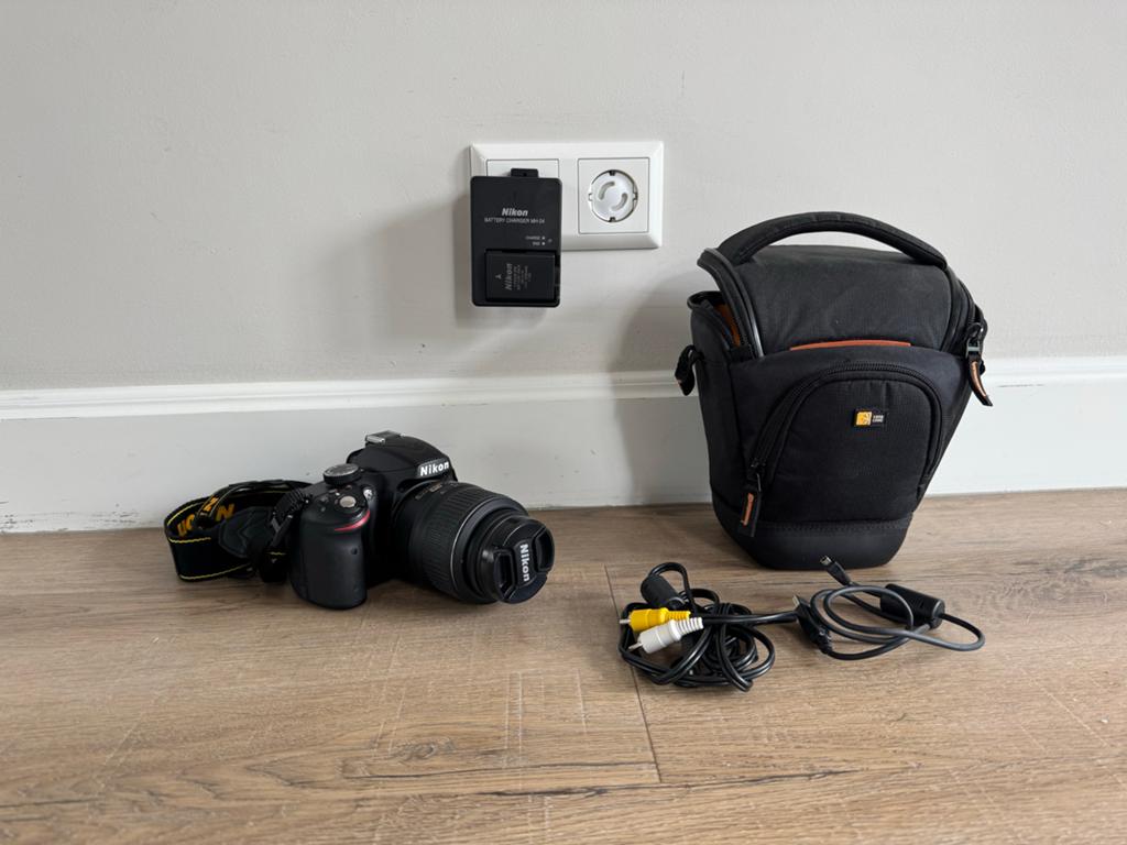 Nikon D3500 spiegelreflexcamera ZGAN incl tas, Spiegelreflex, Ophalen of Verzenden, Zo goed als nieuw, 4 t/m 7 keer